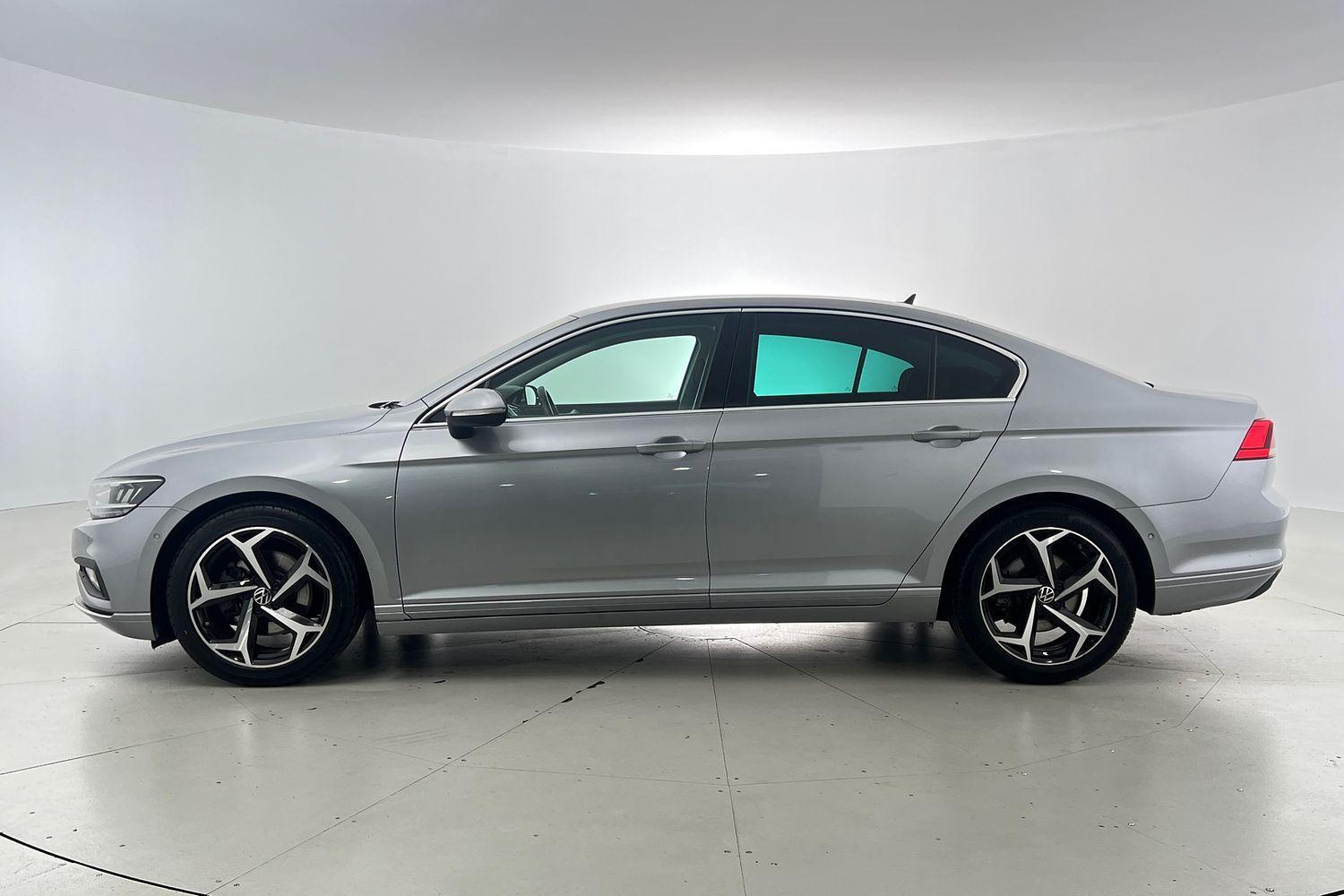 2022 Volkswagen Passat 140TSI Business in Silver