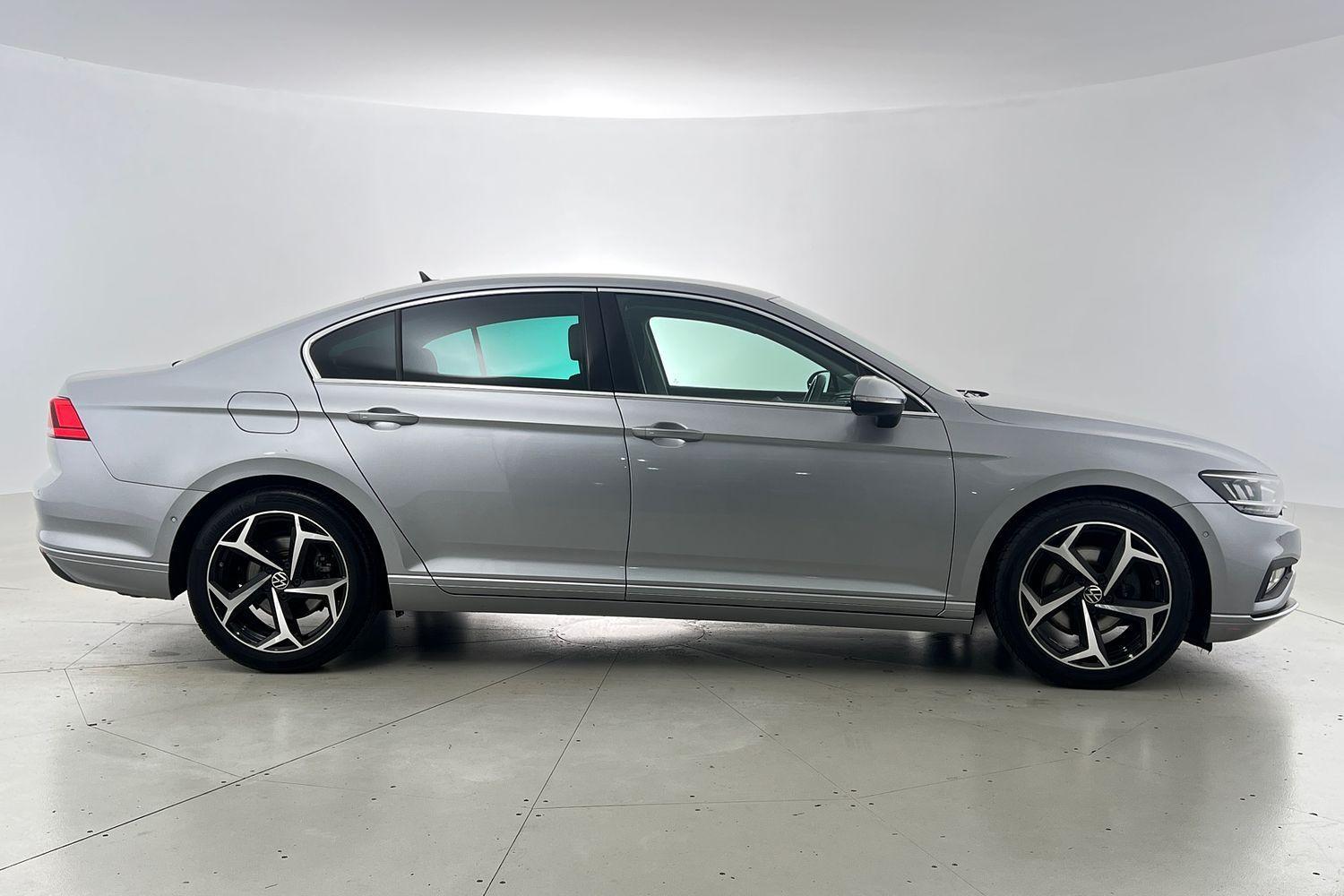2022 Volkswagen Passat 140TSI Business in Silver