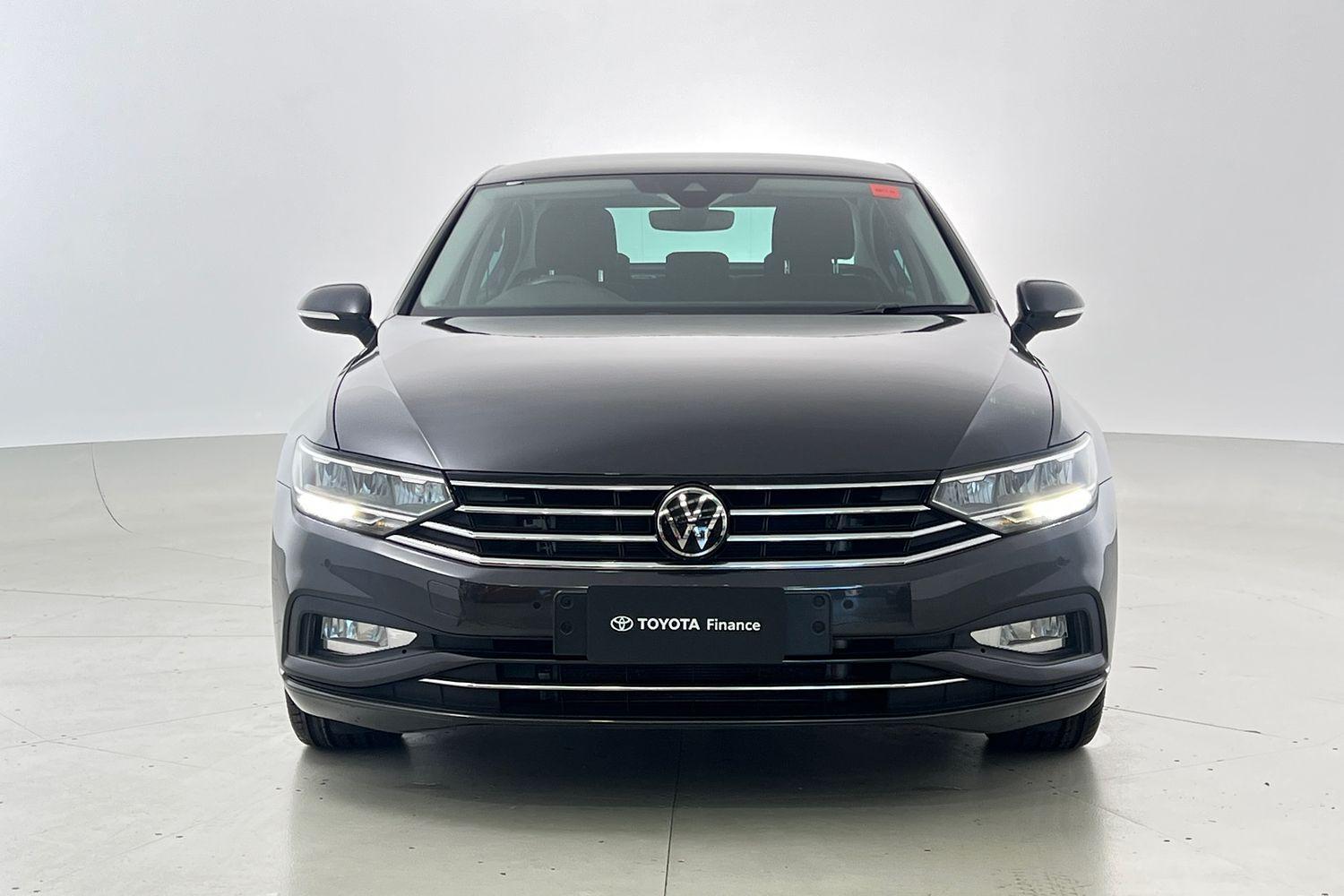 2022 Volkswagen Passat 140TSI Business in Grey
