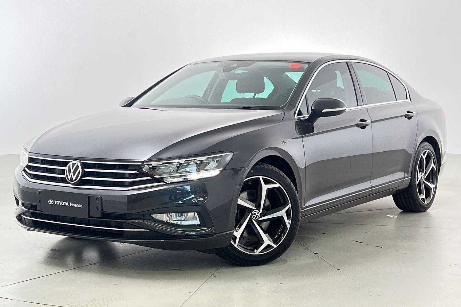 2022 Volkswagen Passat 140TSI Business in Grey