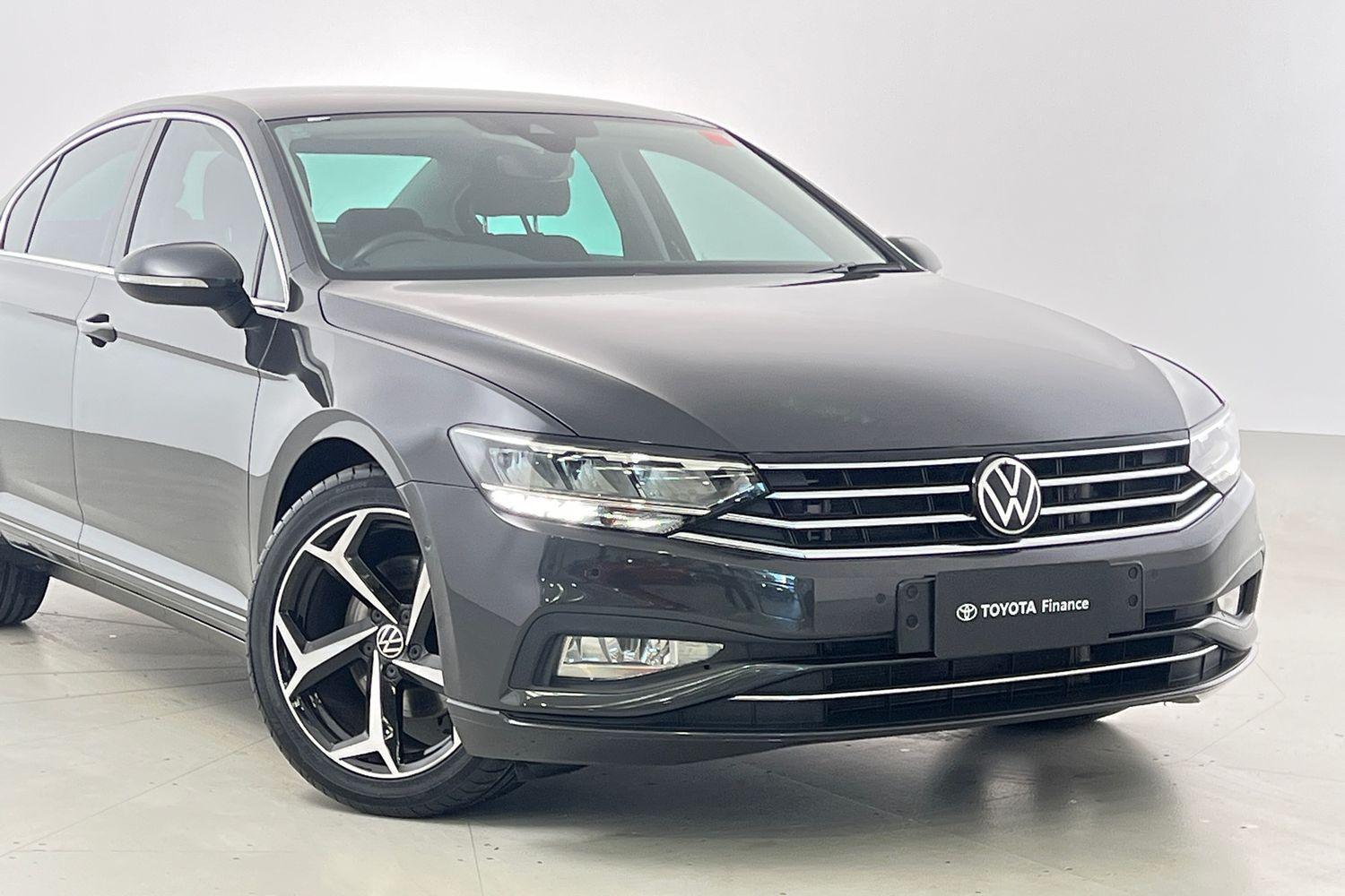 2022 Volkswagen Passat 140TSI Business in Grey