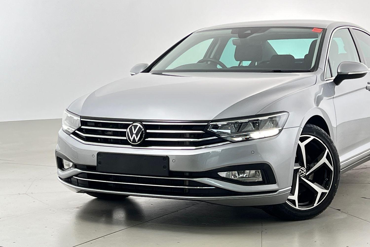 2022 Volkswagen Passat 140TSI Business in Silver
