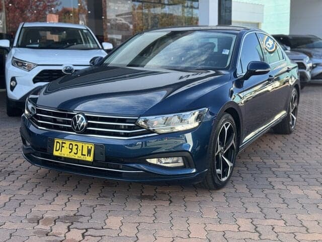 2022 Volkswagen Passat 140TSI Business in Blue