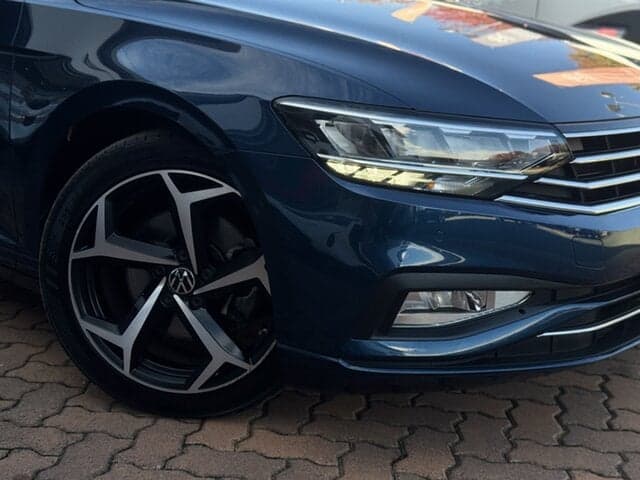 2022 Volkswagen Passat 140TSI Business in Blue