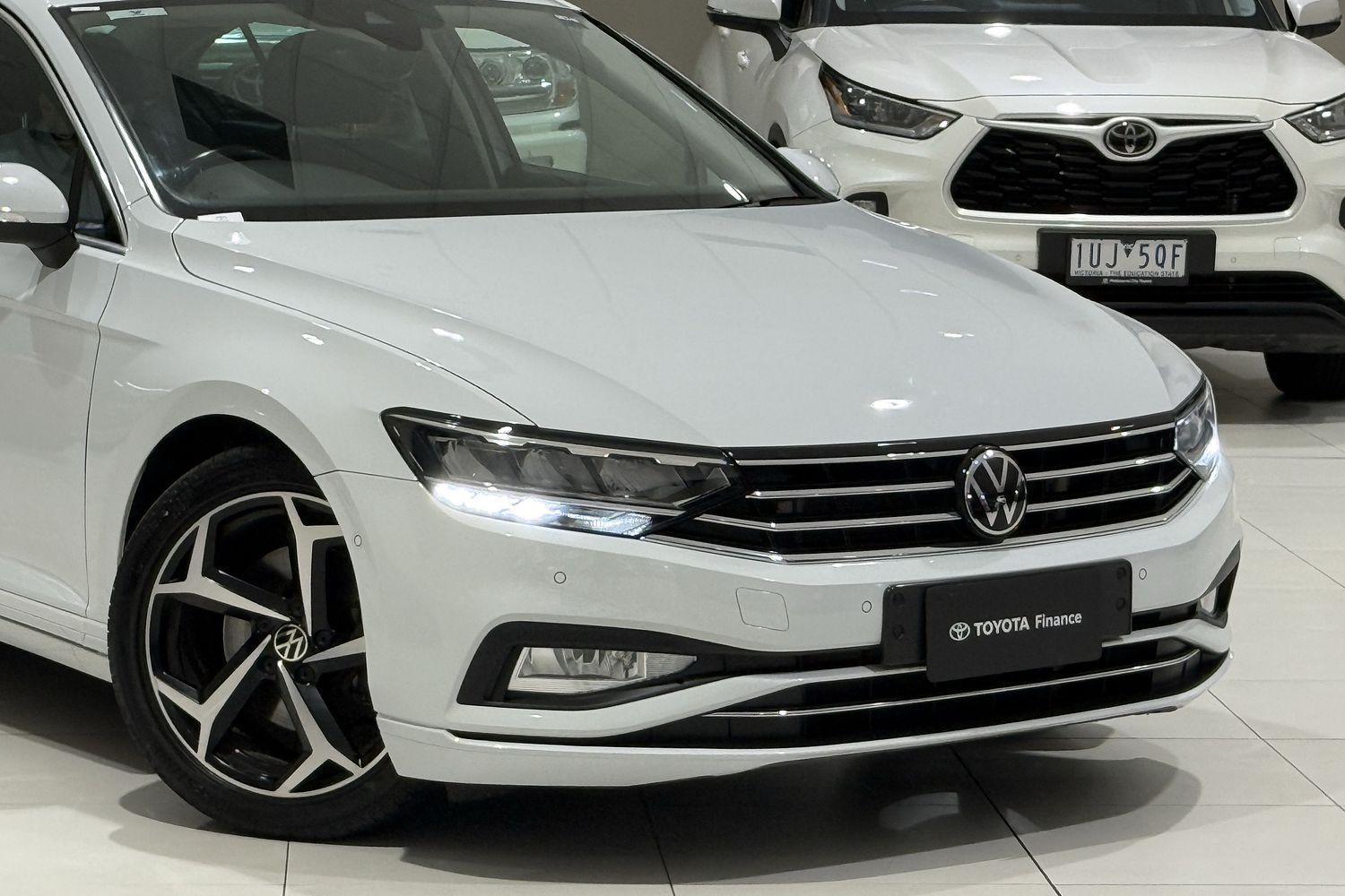 2022 Volkswagen Passat 140TSI Business in White