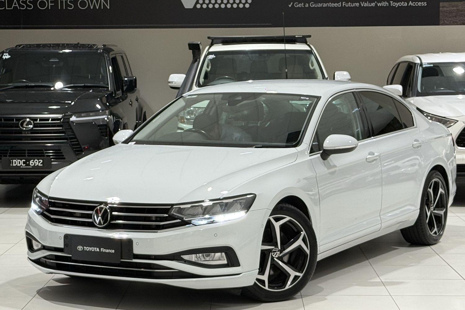 2022 Volkswagen Passat 140TSI Business in White