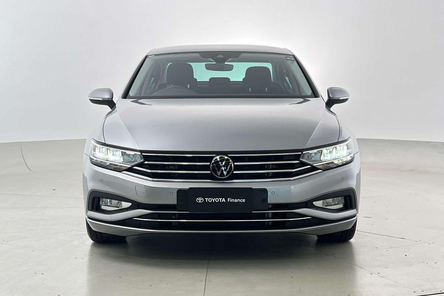 2022 Volkswagen Passat 140TSI Business in Silver