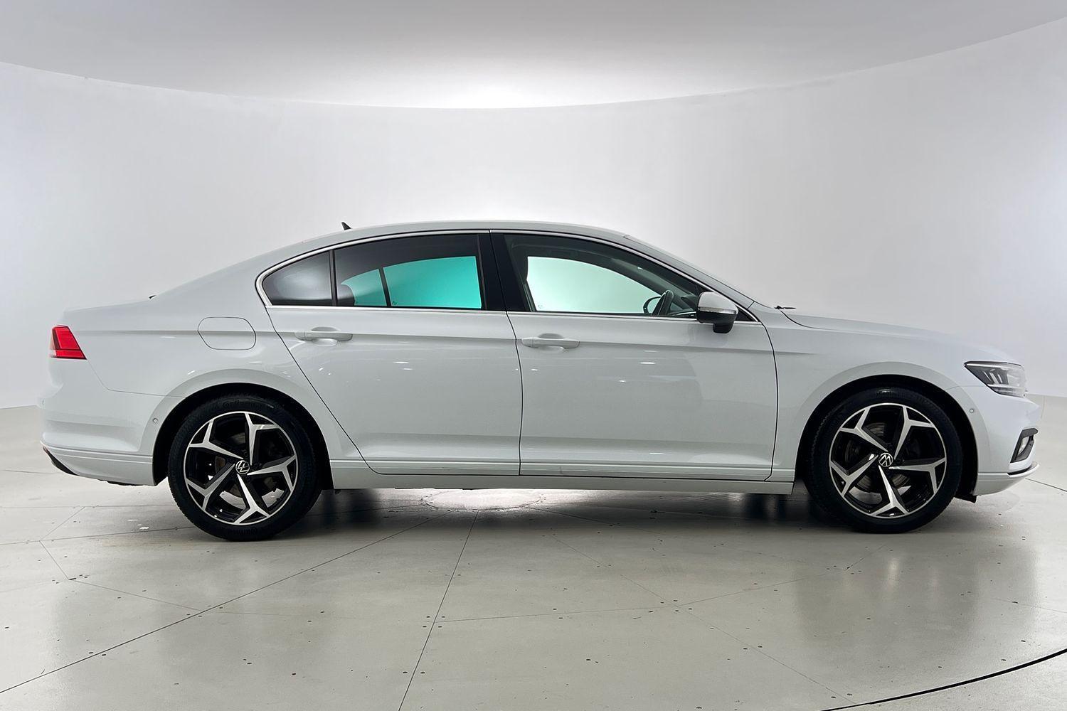 2022 Volkswagen Passat 140TSI Business in White