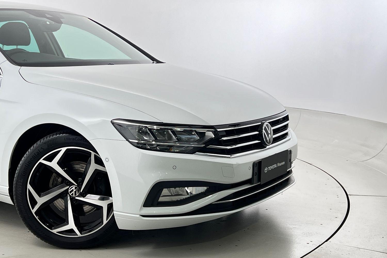 2022 Volkswagen Passat 140TSI Business in White