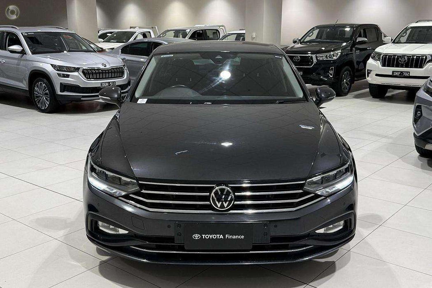 2022 Volkswagen Passat 140TSI Business in Grey