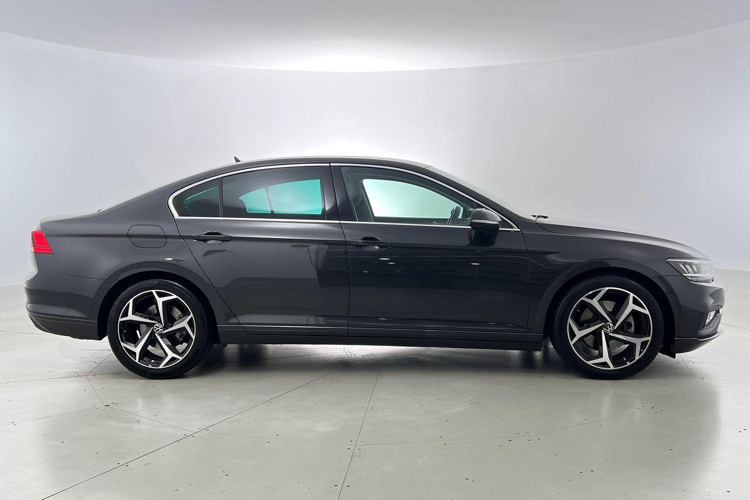 2022 Volkswagen Passat 140TSI Business in Grey