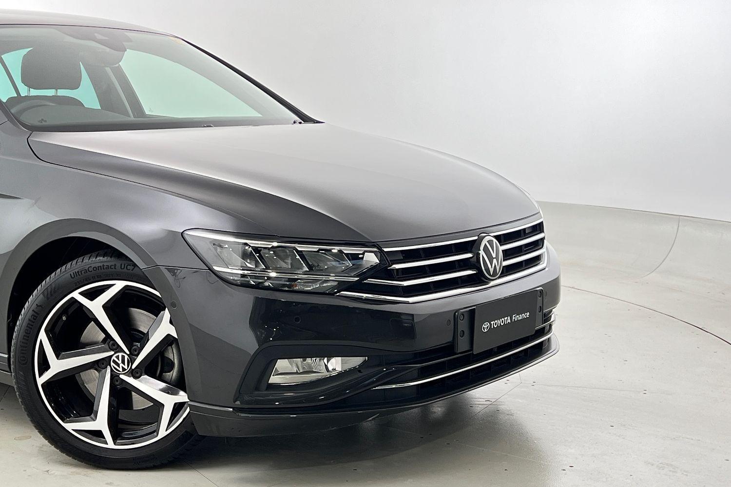 2022 Volkswagen Passat 140TSI Business in Grey