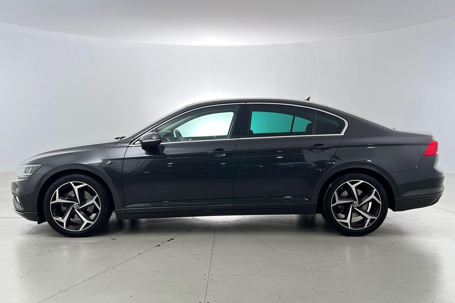 2022 Volkswagen Passat 140TSI Business in Grey