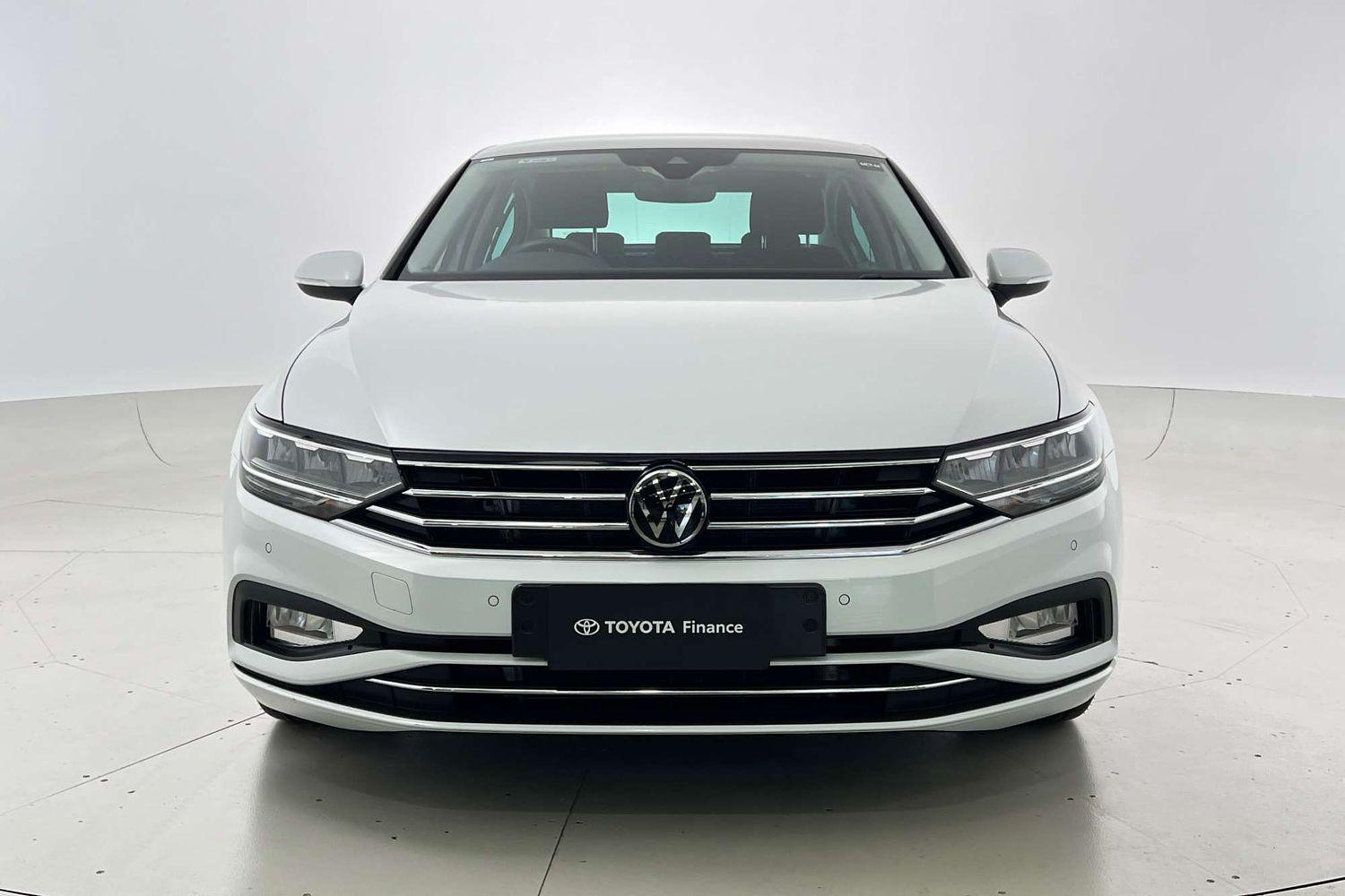 2022 Volkswagen Passat 140TSI Business in White