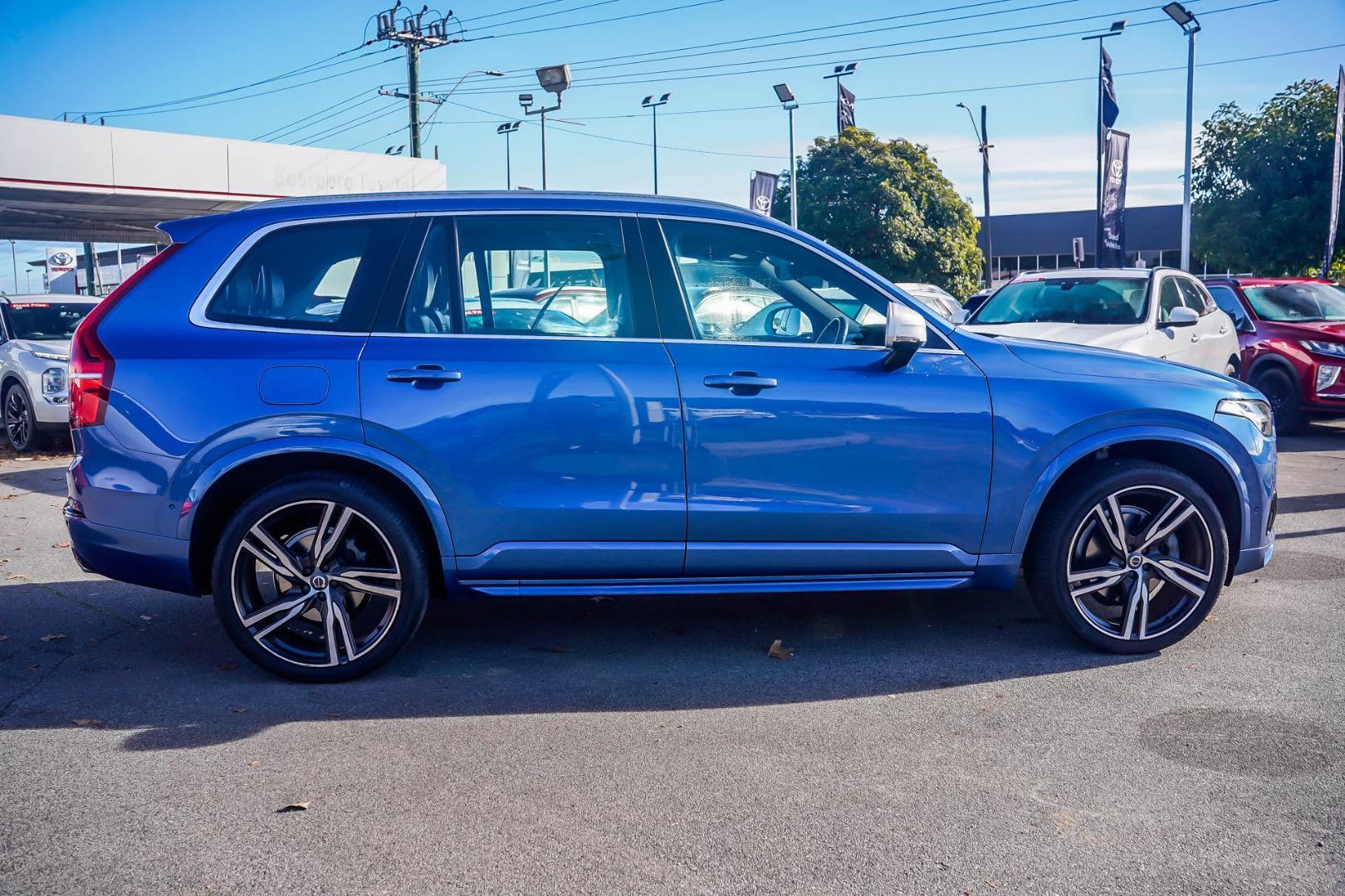 2016 Volvo XC90 T6 R-Design in Blue
