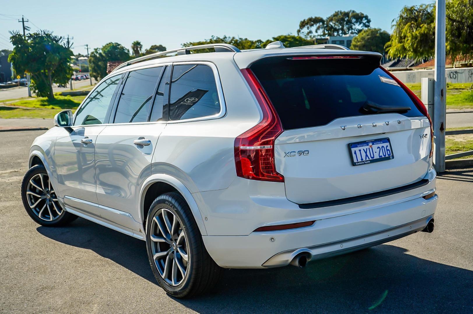 2018 Volvo XC90 T6 Momentum in White