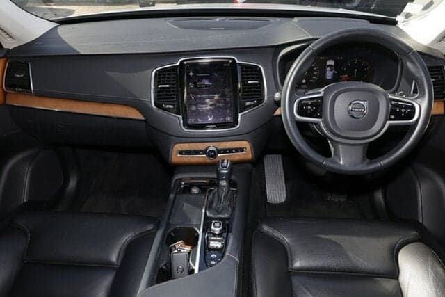 2020 Volvo XC90 T6 Inscription in Silver