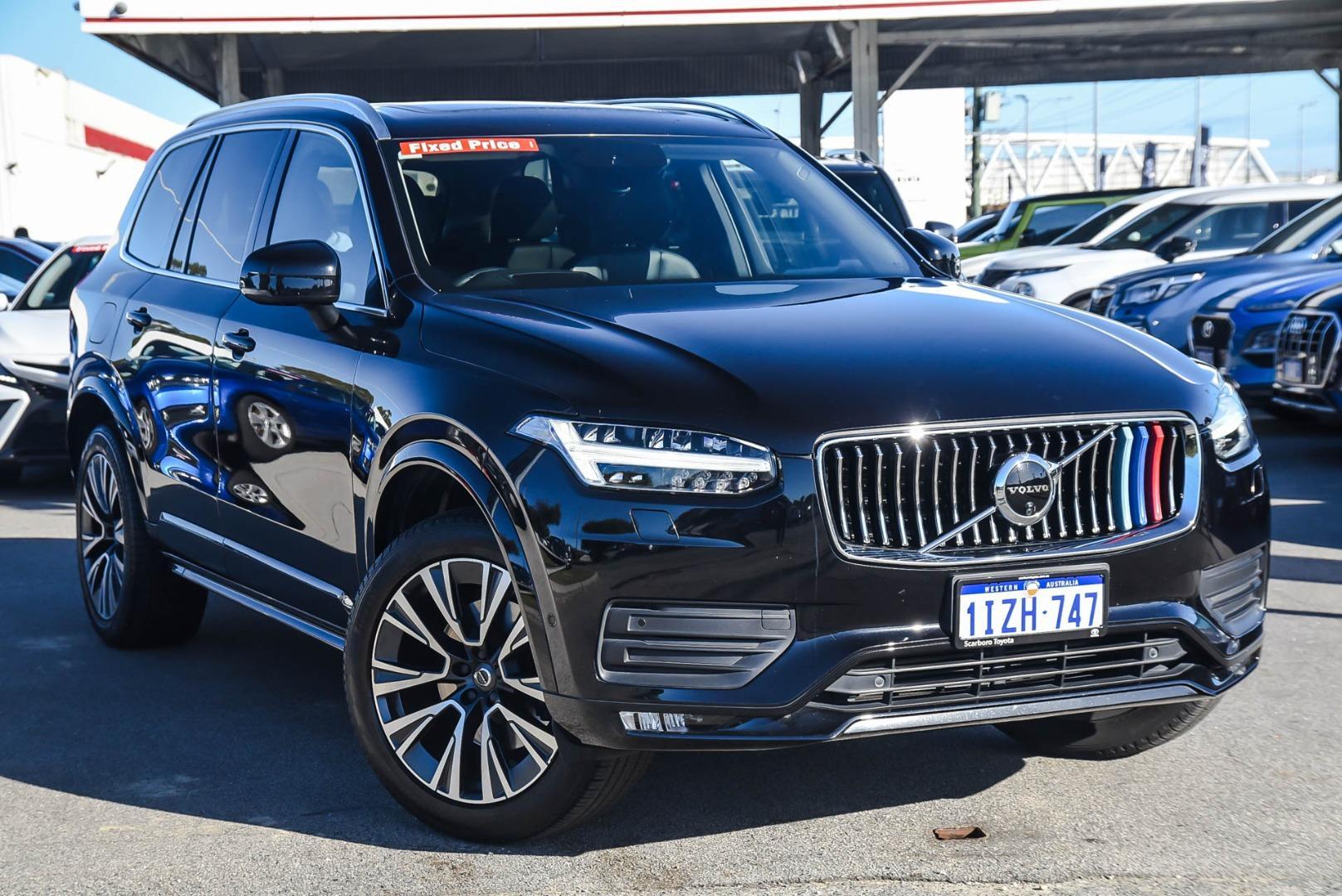 2021 Volvo XC90 T6 Momentum in Black