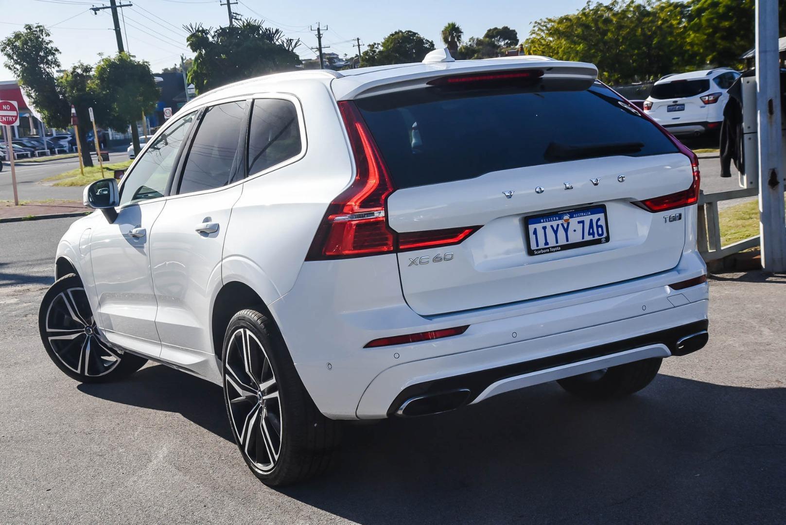 2017 Volvo XC60 T8 R-Design in White